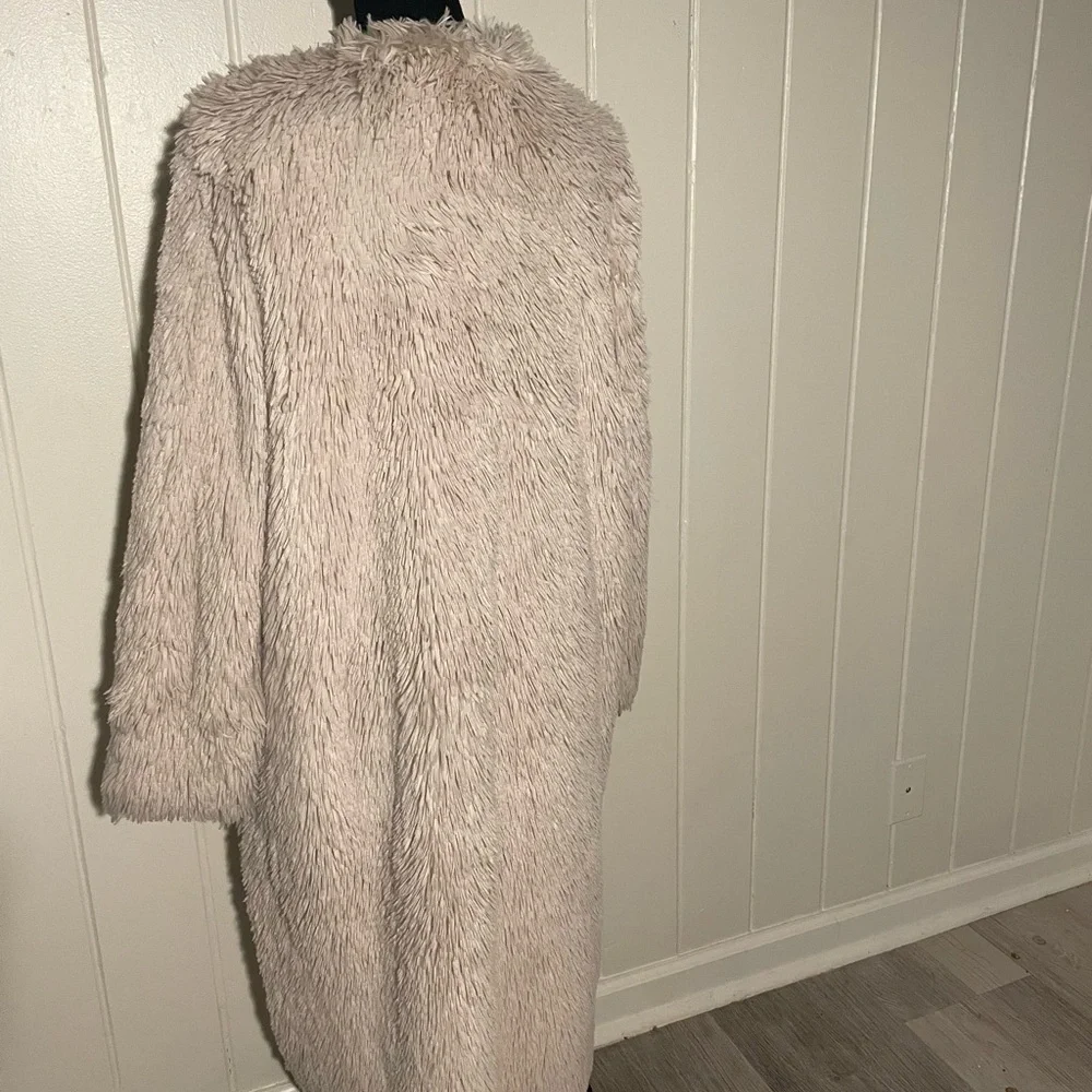 Women's Cream Shaggy Faux Fur Coat .. THE coat 🥳 L - Picture 6 of 6